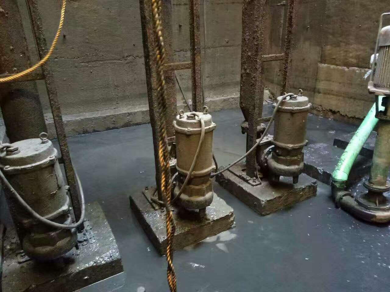 成县污水池清理