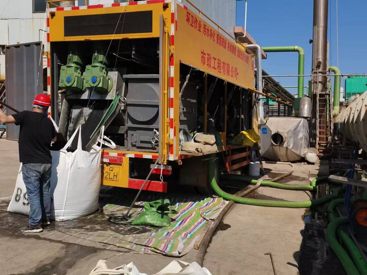 成县淤泥压干处理